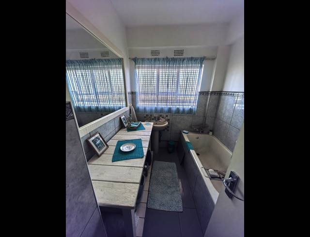 2 BEDROOM APARTMENT FOR SALE IN CYRILDENE